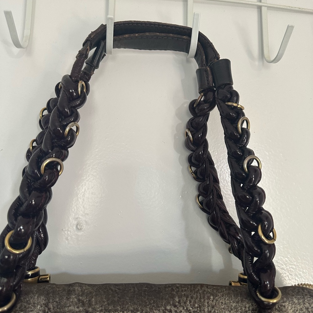 Chloe Textured Brown Shoulder Bag - Picture 5 of 10